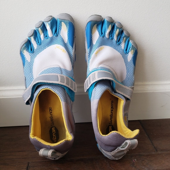 Vibram Shoes - EUC Women’s KSO Vibram Fivefingers